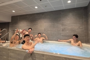 赢球心情好!李弘权赛后更新社媒动态 球队放松洗冰水浴