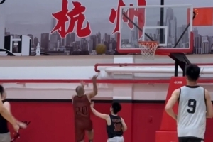 西热力江晒集锦:中国队和黎巴嫩比赛结束手都痒了 我该复出了?