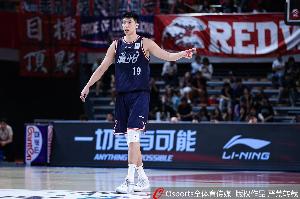 媒体人:徐昕近期将返回广州男篮 一边训练一边等待留洋手续办理