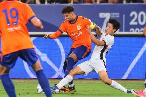 鲁媒:泰山队要把剩余比赛与下赛季挂钩,未来不该轻言放弃争冠
