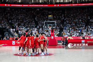 解说:法国10人打WNBA8人常规轮换 中国女篮与对手有明显实力差距