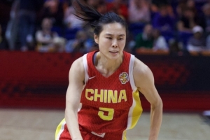王思雨:可以换个视角看待现在的中国女篮 进八强回馈了长久备战