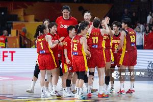 解说:中国女篮与法国女篮的差距就在这里 这是一个能接受的局面