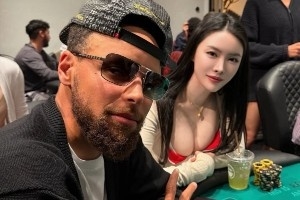 又一次同框了!美女牌手All In姐晒与库里牌桌前同框合照