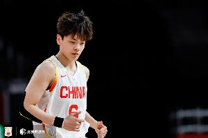手感不佳但少不了!杨舒予正负值+19全场最高 10中1得4分3板6助