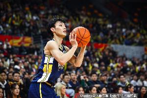 拿不到球权!徐杰首发18分钟2中2仅拿到6分1助攻