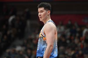 正负值-20最低!阿不都沙拉木12中7拿14分4板 三分3中0